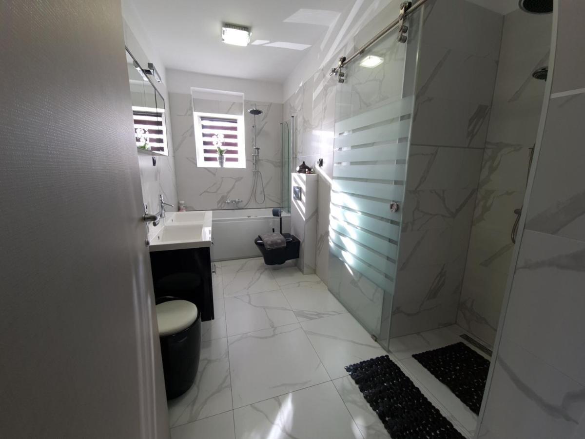 קרק Tj Apartment מראה חיצוני תמונה